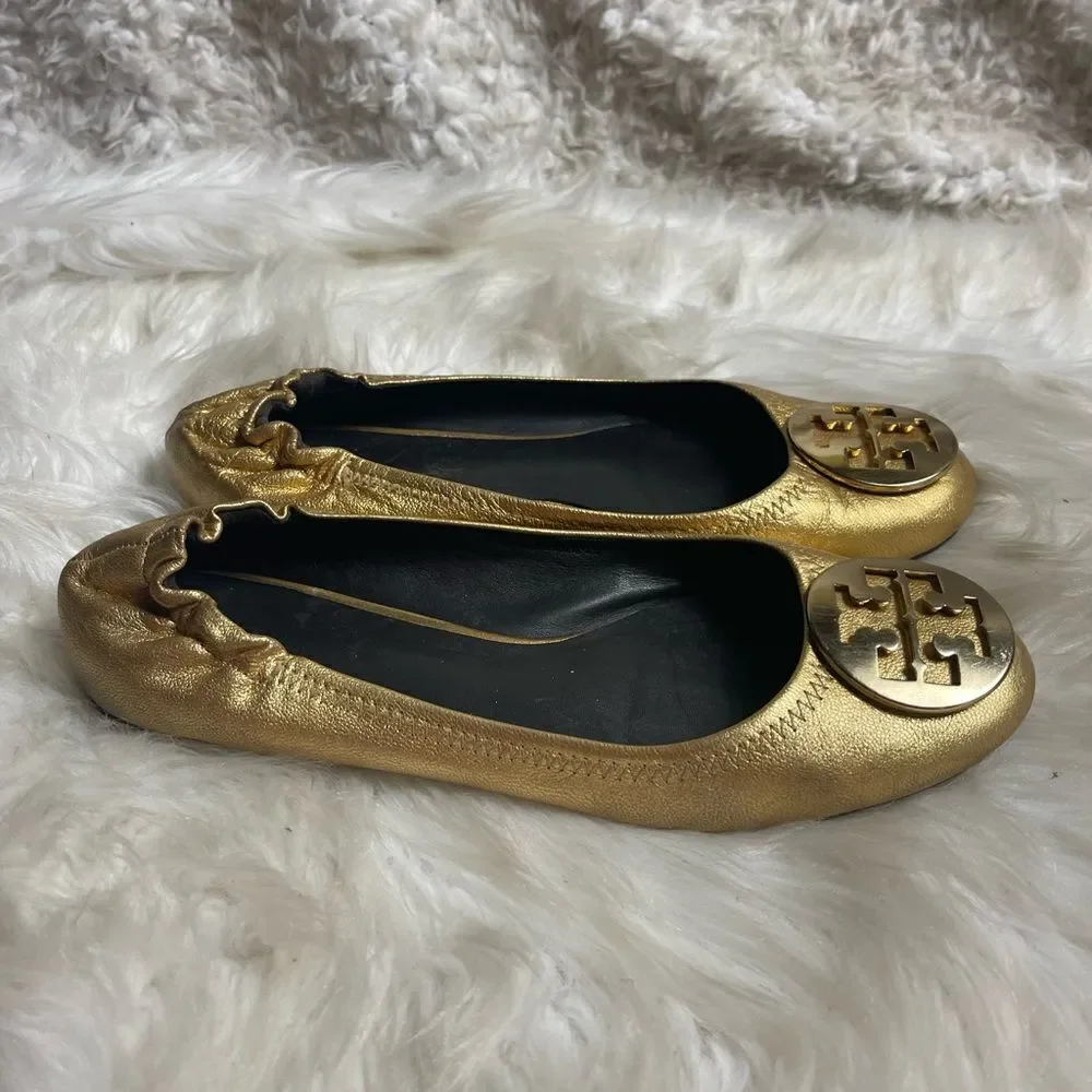 Tory Burch leather Gold slip on  flats round toe gold tone logo accent SZ9M